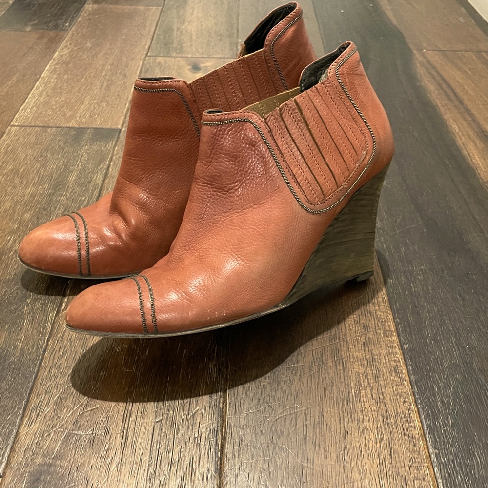 Isabella Fiore Tan Leather Wedge Booties/Ankle Boots, size women’s 9